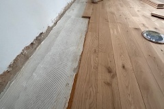 laying-parquet-flooring